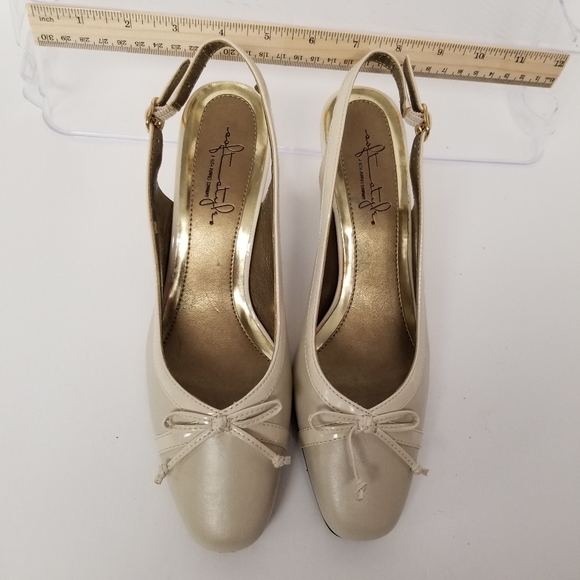 Soft Style Shoes - EUC Soft Style Heels Size 7.5M